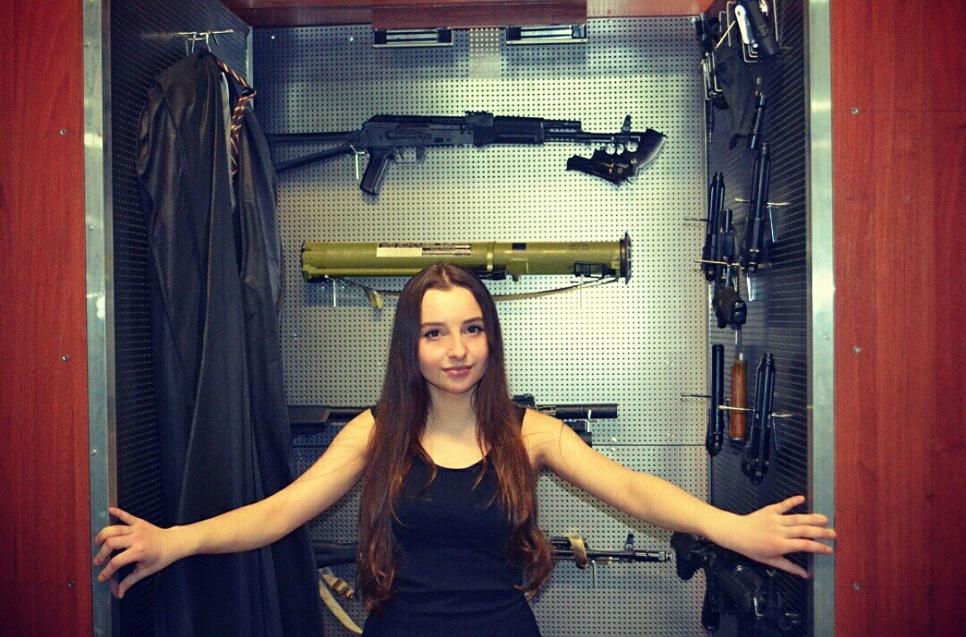 般般入画，战场上谁舍得向她开枪？