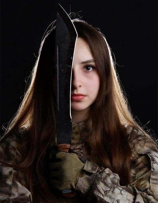 般般入画，战场上谁舍得向她开枪？