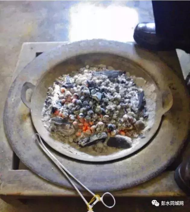 冬天来啦！开始烤火了，彭水人的烤火进化史，看看你到了哪一级？