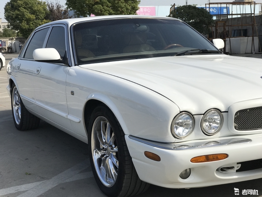 四眼捷豹xj3.0四驱顶配版,捷豹xj8经典色