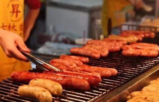 各位吃货请注意，由台北开往高雄的“逛吃”号列车即将发车！