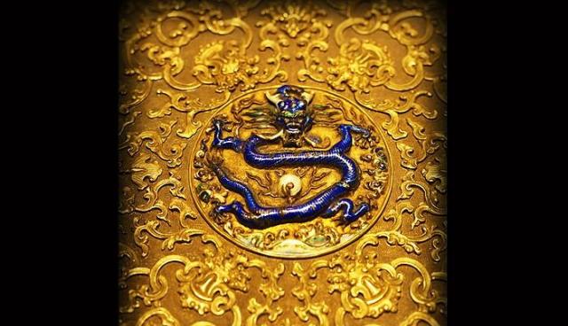 这个国家竟把黄金和白银倒入下水道