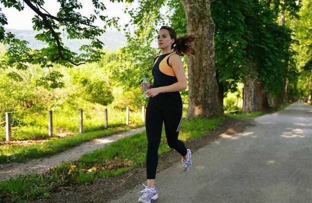 原地跑步有助于健康吗,原地跑步不伤膝盖