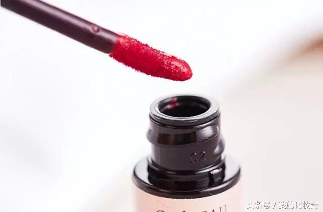 不会涂口红的样子,不会涂口红就不要跟风