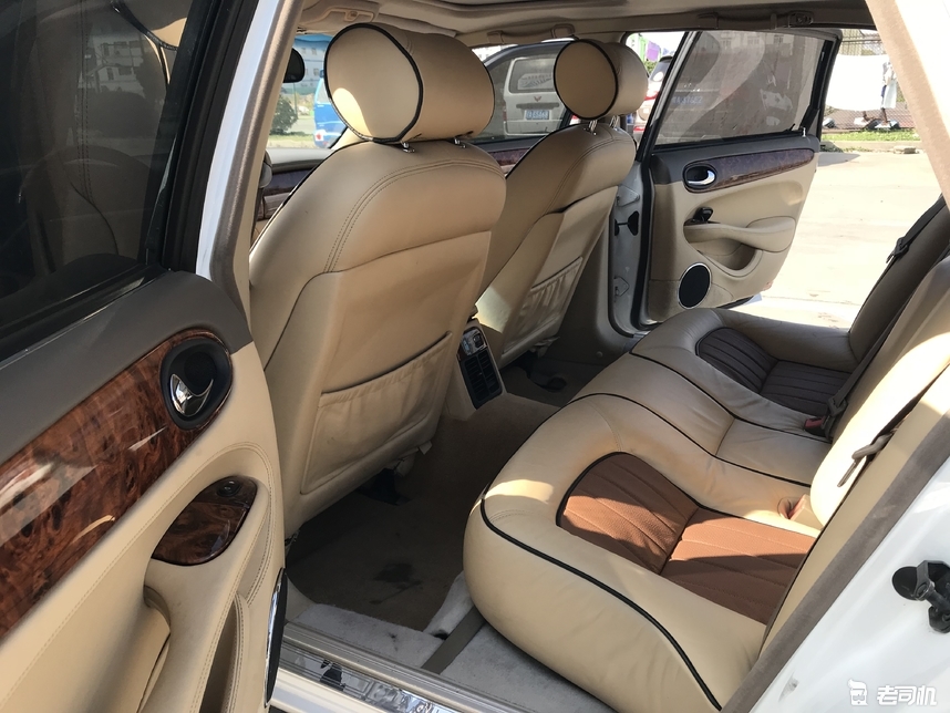 四眼捷豹xj3.0四驱顶配版,捷豹xj8经典色