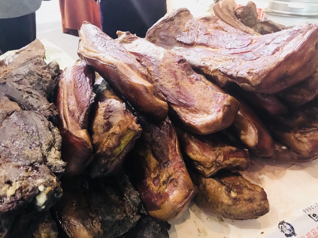 田田深入2017四川农博会，逛一圈，胖5斤！