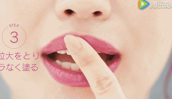 不会涂口红的样子,不会涂口红就不要跟风