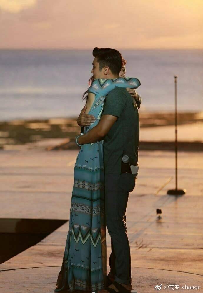 刘雯自己打拼的成就,刘雯从超模到成熟的视频