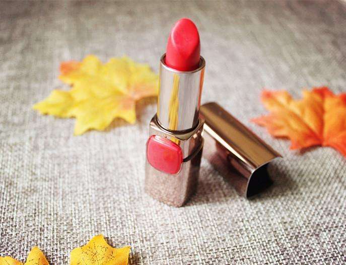 试色唇膏涂鸦金闪,欧莱雅纷绎滋润唇膏215是什么色号