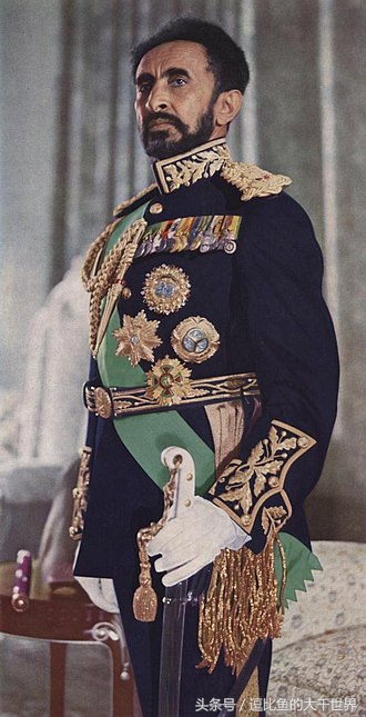 原来世界上有这么多“皇帝”的称呼,非洲这落后小国,称呼最霸气