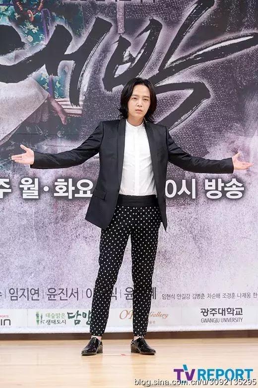 邓紫棋宇宙尿片炸地球,邓紫棋跑男跟baby说香港话