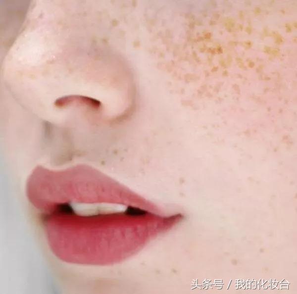 不会涂口红的样子,不会涂口红就不要跟风