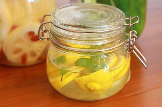 柠檬水的正确泡法禁忌,柠檬水的正确泡法功效