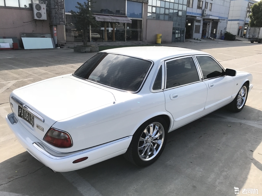 四眼捷豹xj3.0四驱顶配版,捷豹xj8经典色