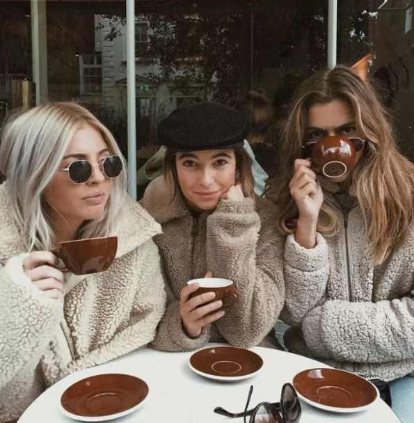 海清英伦风格子外套,39岁的海清一身红色套装还有气质