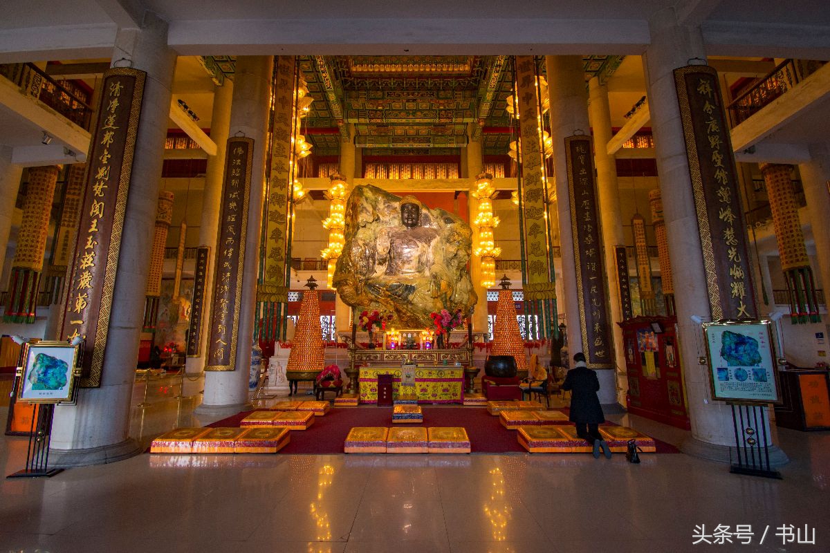 鞍山最大玉佛简介,辽宁鞍山最大的玉佛价值
