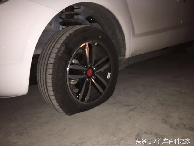 拧紧轮胎螺丝顺序,轮胎锁紧螺丝一般扭力多少