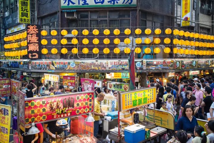 各位吃货请注意，由台北开往高雄的“逛吃”号列车即将发车！