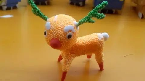 圣诞驯鹿画画简单又好看,驯鹿简笔画圣诞手工