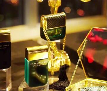 身体乳用过感觉好多灰,超级好用的身体乳推荐