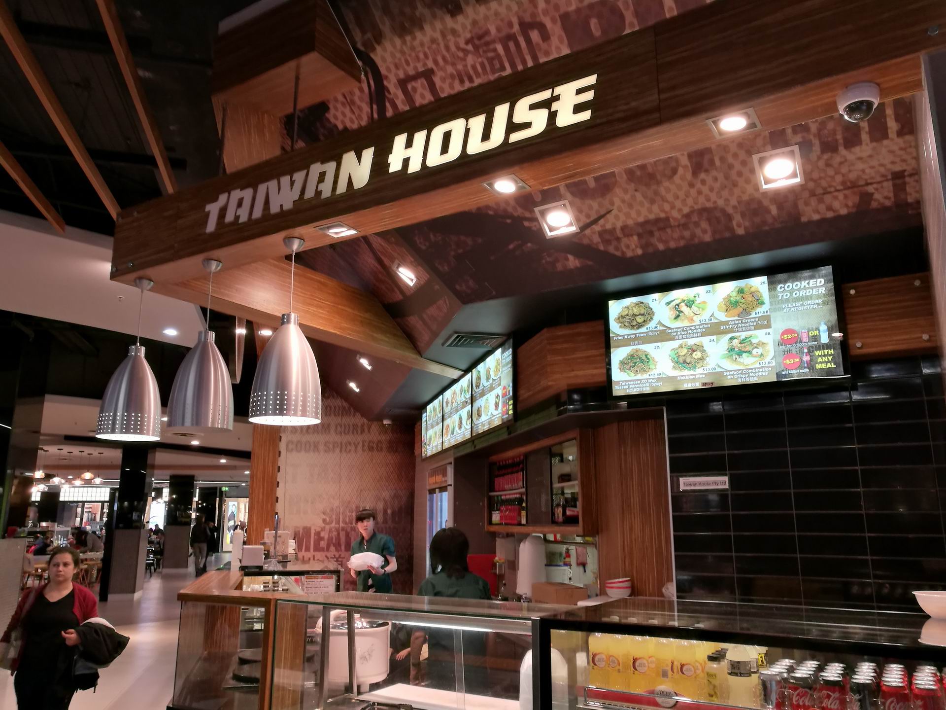 开在墨尔本市区黄金地段的奥特莱斯