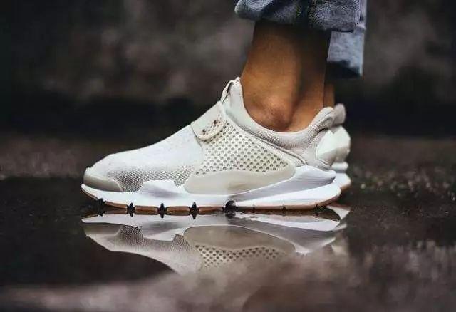 红遍全宇宙的“袜子鞋”,就问你懂多少?