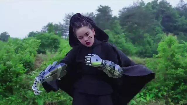 当我都准备好看*恋虐**宫斗大戏，你才告诉我这是一部环保科幻片？