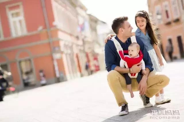 爸爸妈妈全职带孩子好吗,爸爸独自带娃是种什么体验