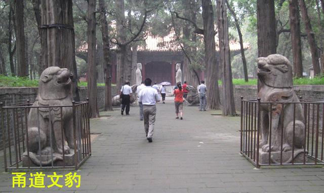 墓道石像生有什么说法,墓道前的石像