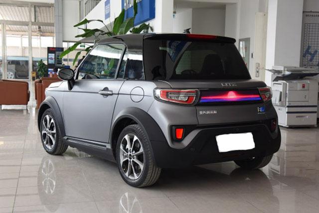 可能是最个性国产车,配无框车门、5块液晶屏,8万买它妹子更爱你