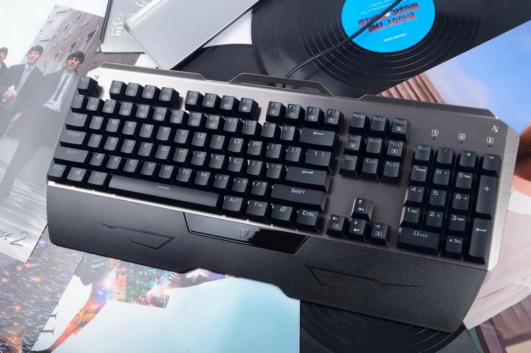 末日铁拳无后摇,末日铁拳e技能