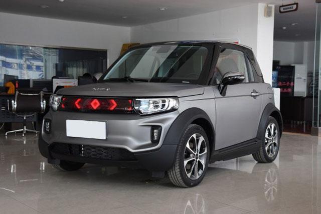 可能是最个性国产车,配无框车门、5块液晶屏,8万买它妹子更爱你