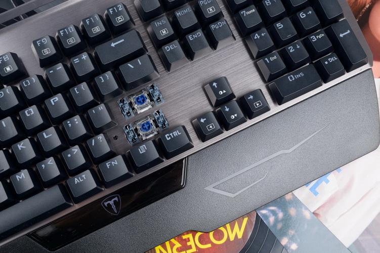 末日铁拳无后摇,末日铁拳e技能