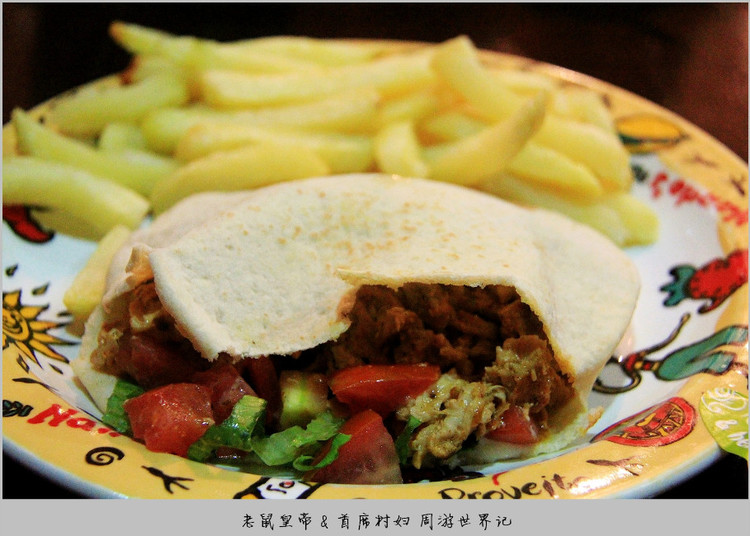 办理入境手续遭索贿，博主巧妙应对，双方皆大欢喜，顺利过关