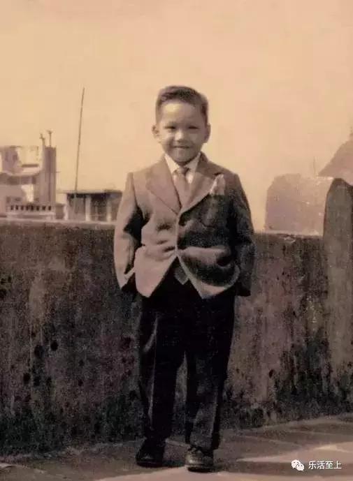 张国荣*用御**、为baby婚礼作设计的时尚教父，倾力做了一支杀手口红