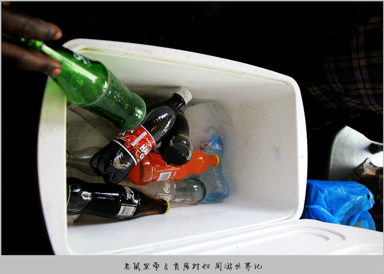 办理入境手续遭索贿，博主巧妙应对，双方皆大欢喜，顺利过关