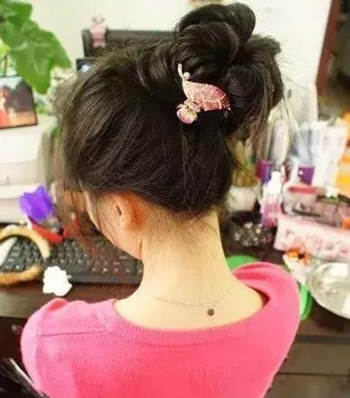 个性花苞头,与众不同的蓬松扎发