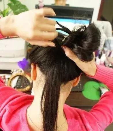 个性花苞头,与众不同的蓬松扎发