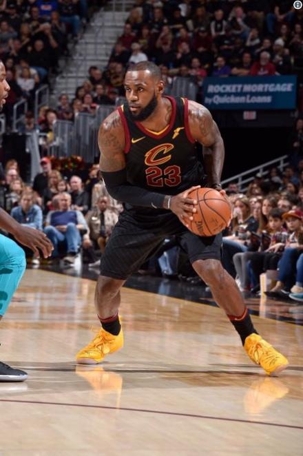 nba各队新赛季球衣,nba全部球队新赛季新球衣