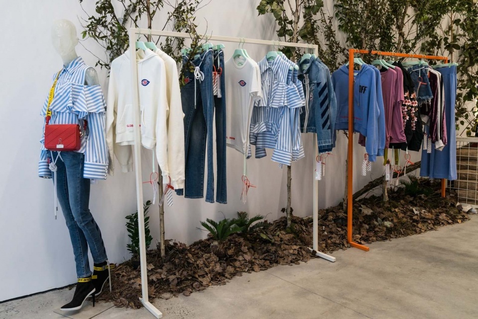 一件卫衣卖300多贵吗,一件卫衣穿两年逆袭