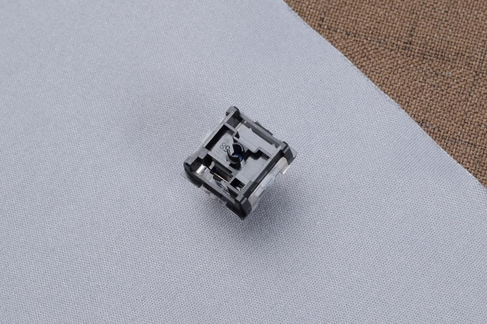 机械键盘基础款和炫酷,炫酷好样的机械键盘