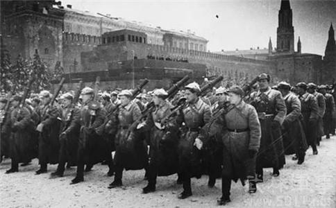 二战德军来到乌克兰,二战德军都穿长筒靴子吗