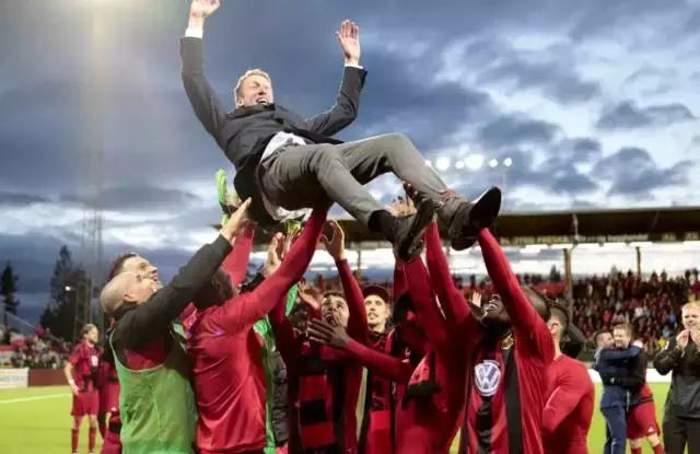 从饱受嘲讽到征服全世界,从饱受质疑到夺得冠军