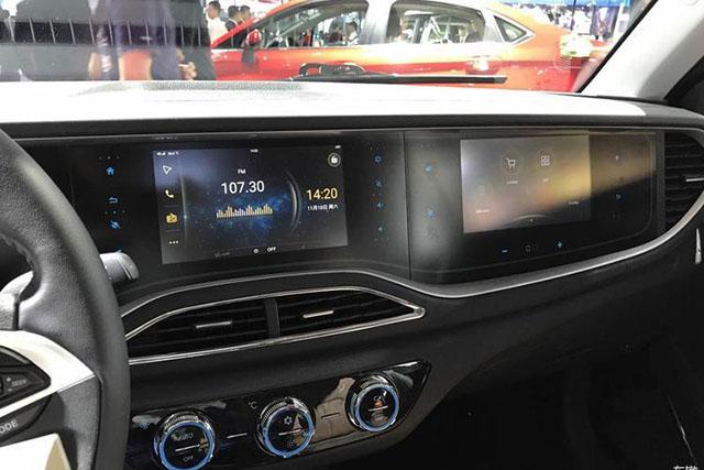 可能是最个性国产车,配无框车门、5块液晶屏,8万买它妹子更爱你