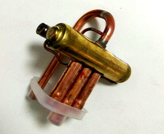 空调四通换向阀串气故障现象,空调四通换向阀异常