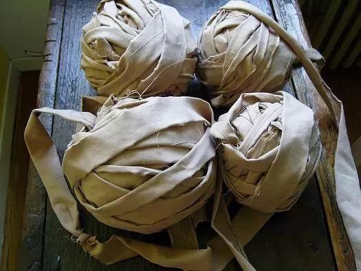 旧窗帘带圈怎么不花钱改成挂钩用,旧的窗帘不要了能做什么用呢