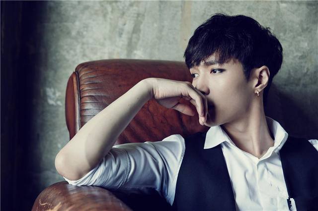 张艺兴是一个努力追梦的少年,张艺兴努力的小绵羊