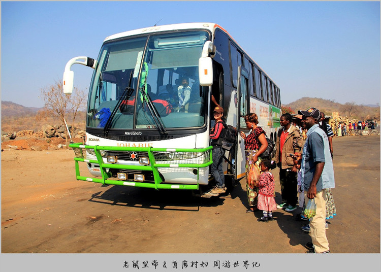 办理入境手续遭索贿，博主巧妙应对，双方皆大欢喜，顺利过关