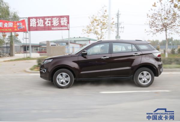 跟踪女司机江铃驭胜S330SUV试驾体验专访