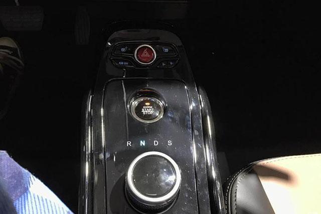 可能是最个性国产车,配无框车门、5块液晶屏,8万买它妹子更爱你